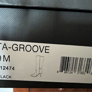 T Tahari Black Heeled Boots